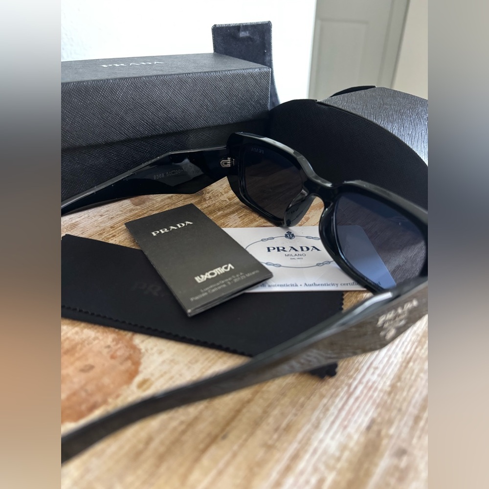 Prada Elegant Black Eyewear - Picture 5 of 6